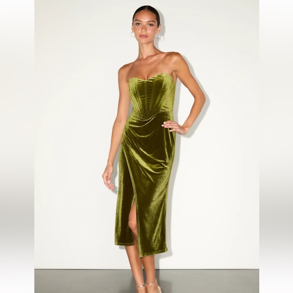Lulus Velvet Green Bustier midi dress